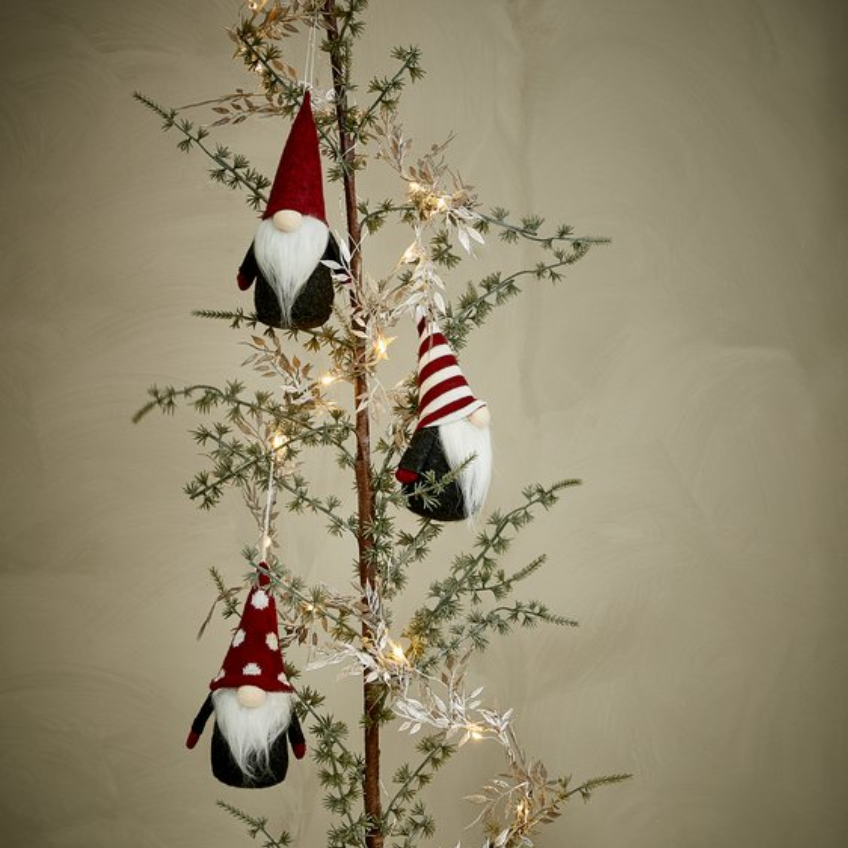 BOND kerstelfjes Kerstelfjes met witte baard en rode kerstmuts