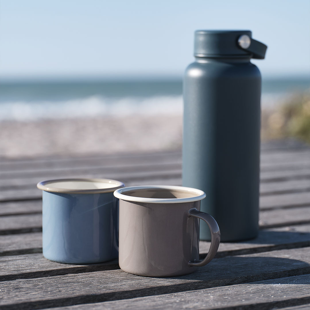LAPPSPOVE drinkbekers en HUBRO thermosfles Drinkbekers en een thermosfles, ideaal als kampeeruitrusting of voor picknicks