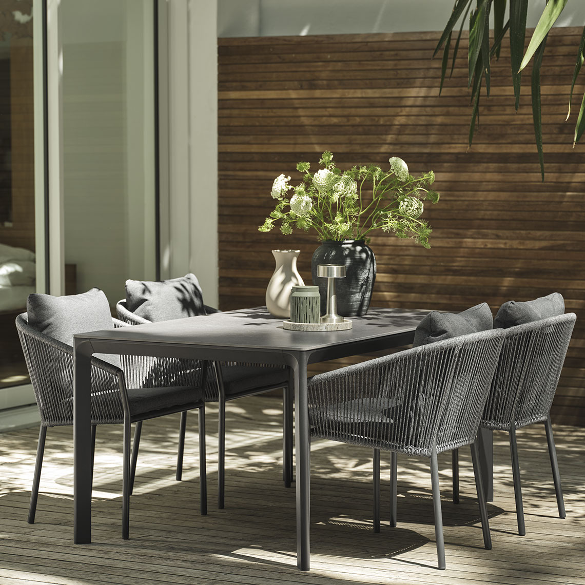 KUMLA tuintafel en GILJA tuinstoelen Tuintafel en tuinstoelen