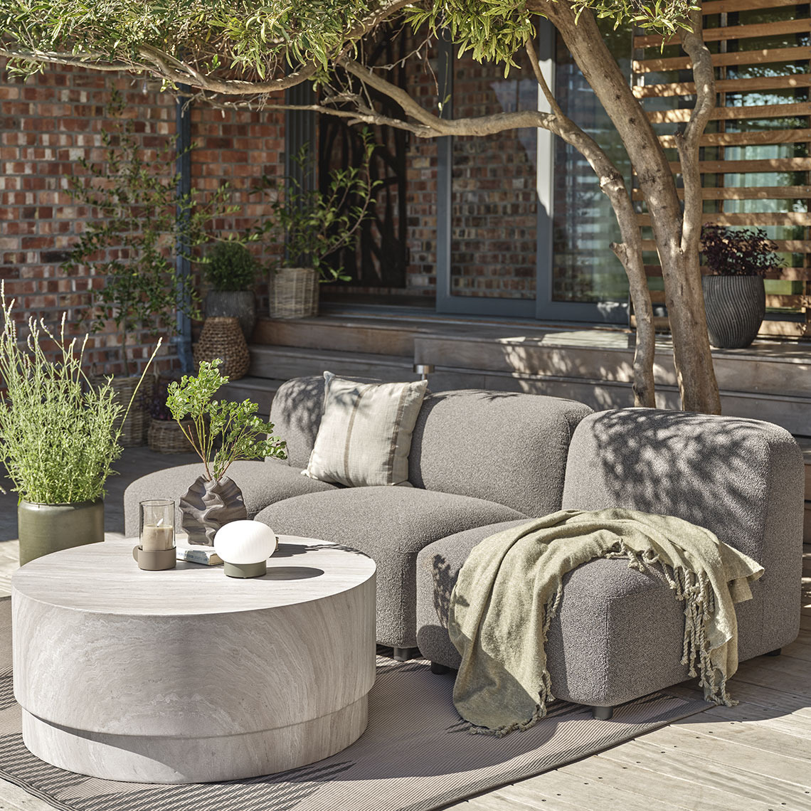 TANE loungemodules gecombineerd tot een loungebank Loungebank opgebouwd uit lounge-modules