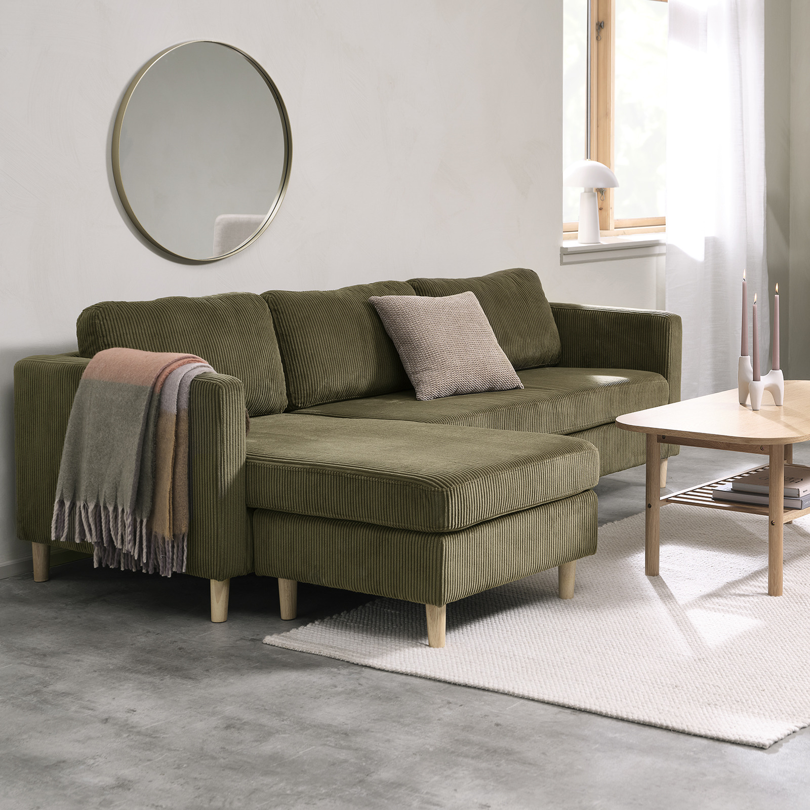 FALSLEV bank met chaise longue in olijfgroen Olijfgroene bank met chaise longue