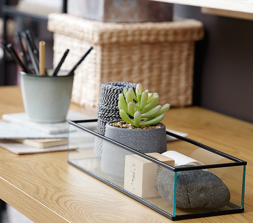 Glass tray with artificial plant and other décor  