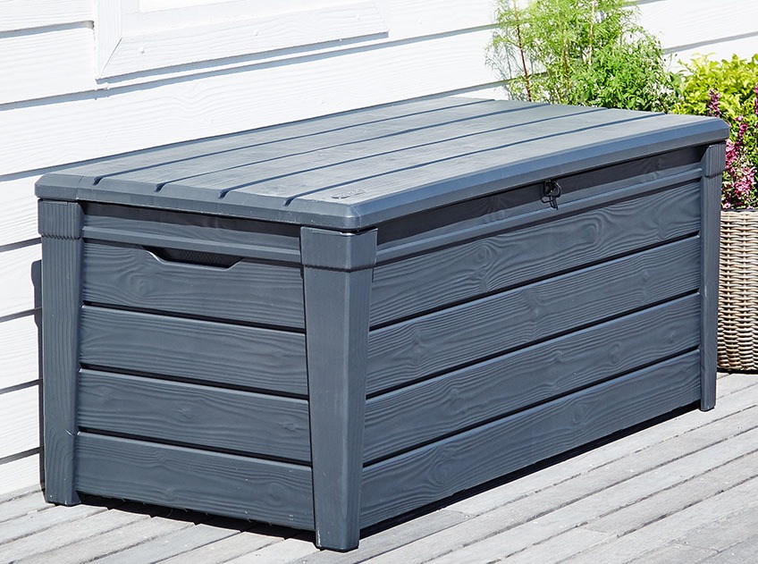 SVENDBORG kussnbox gemaakt van 60% gerecycled plastic Kussenbox op een terras